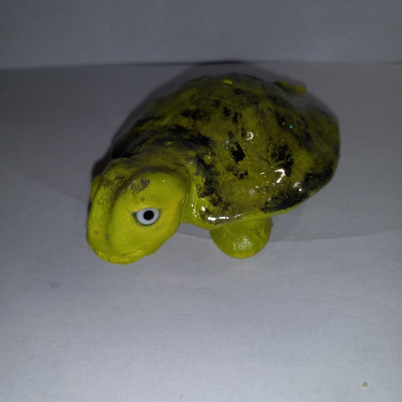 Turtle incense holder with green eyes - Picture 5 of 8